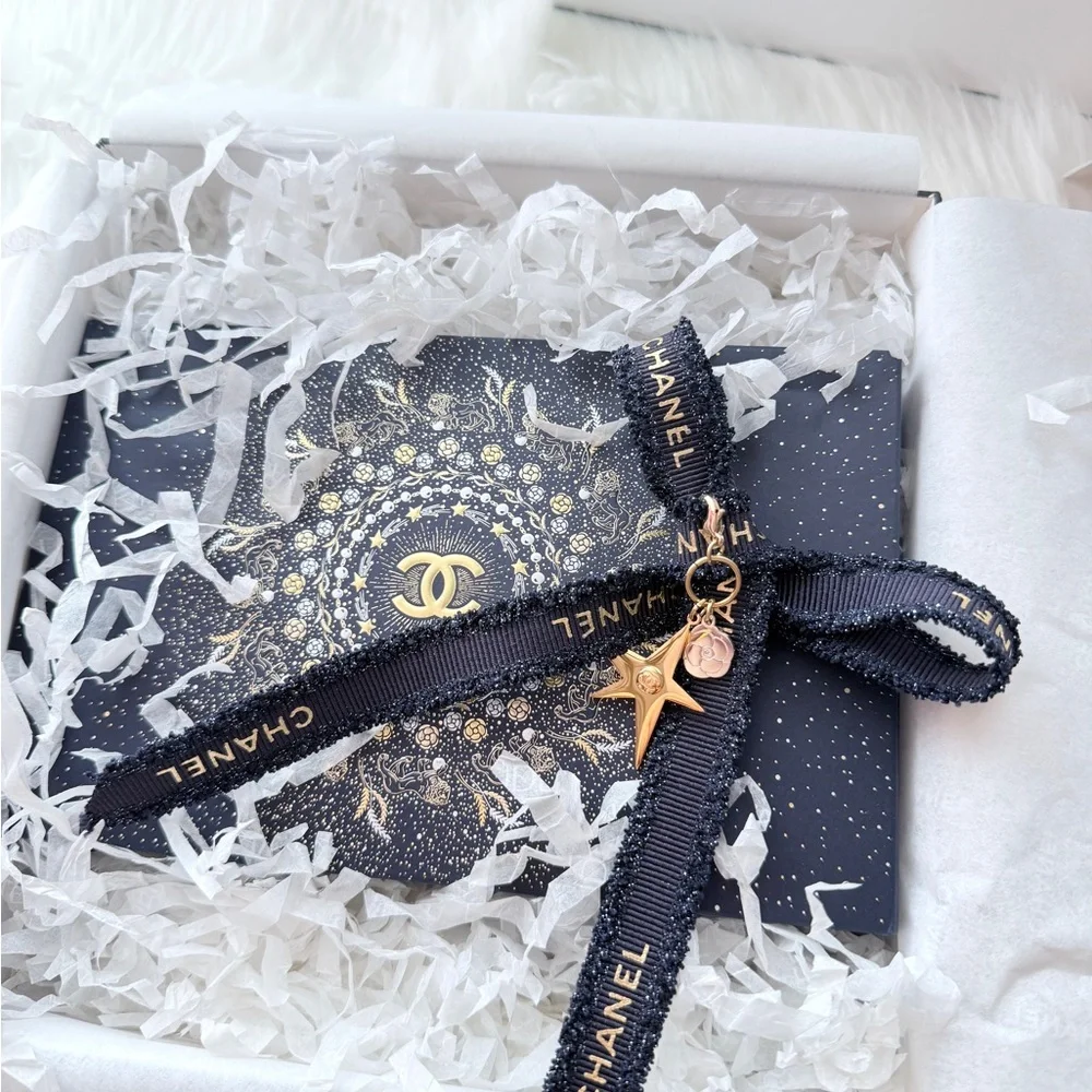 Chanel 2025 Holiday Gift Set with Gift Box - Picture 10 of 12